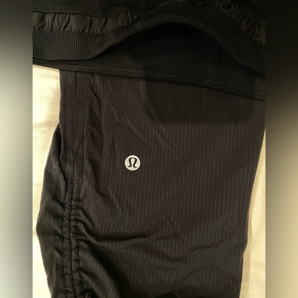 Lululemon Dance Studio Crop black size 4 - Picture 9 of 10